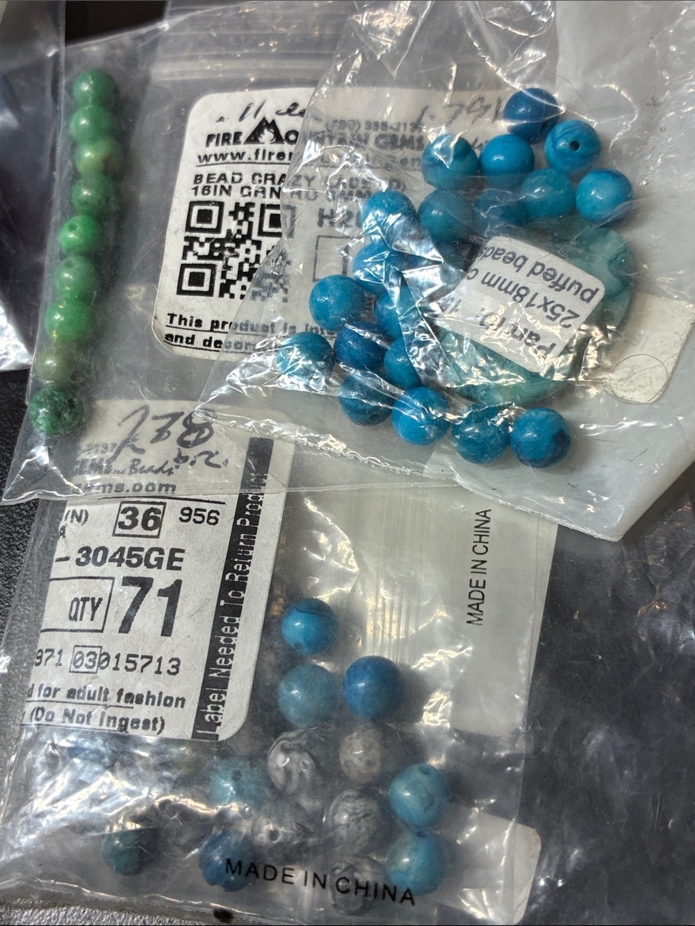 Lot of assorted crazylace agate gemstone beads and pendant gemstones - Picture 12 of 14